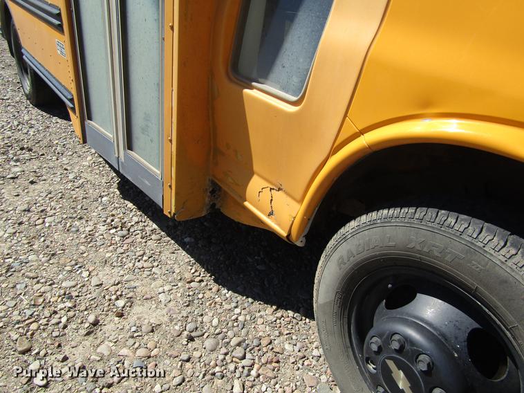 image for item DD8909 1998 Chevrolet Express G3500 school bus