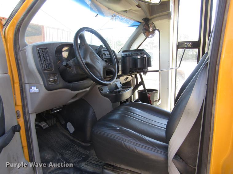 image for item DD8909 1998 Chevrolet Express G3500 school bus