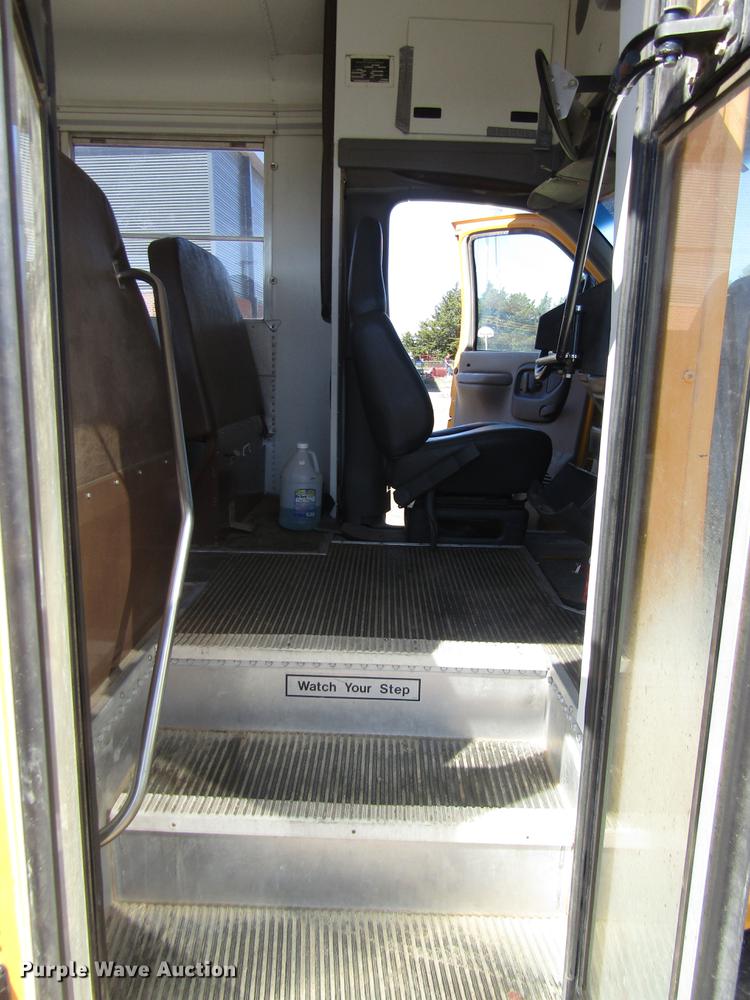 image for item DD8909 1998 Chevrolet Express G3500 school bus