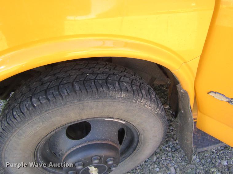 image for item DD8909 1998 Chevrolet Express G3500 school bus