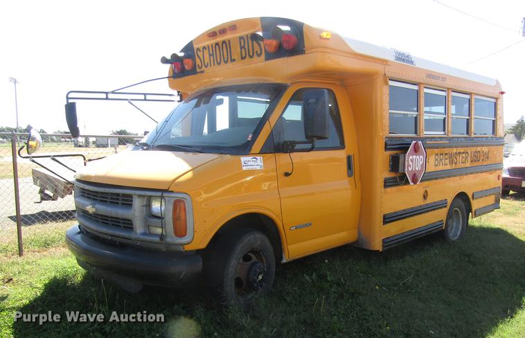 image for item DD8910 2004 Chevrolet Express G3500 school bus
