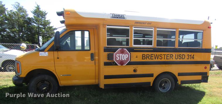 image for item DD8910 2004 Chevrolet Express G3500 school bus