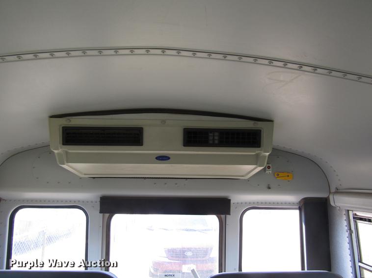 image for item DD8910 2004 Chevrolet Express G3500 school bus