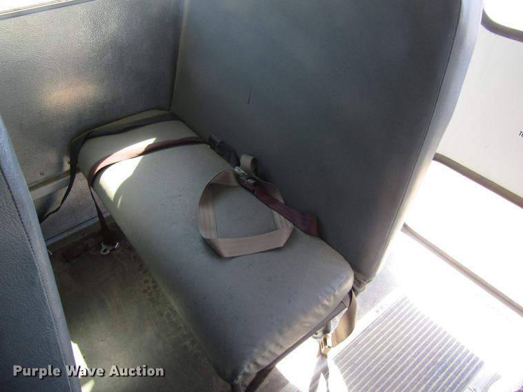 image for item DD8910 2004 Chevrolet Express G3500 school bus