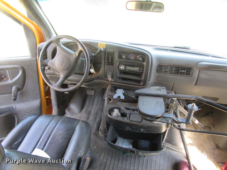 image for item DD8910 2004 Chevrolet Express G3500 school bus