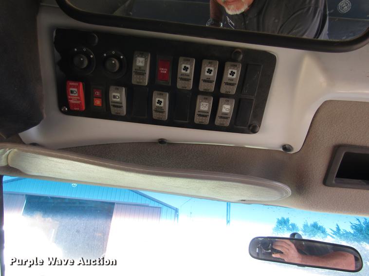 image for item DD8910 2004 Chevrolet Express G3500 school bus