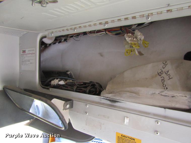 image for item DD8910 2004 Chevrolet Express G3500 school bus