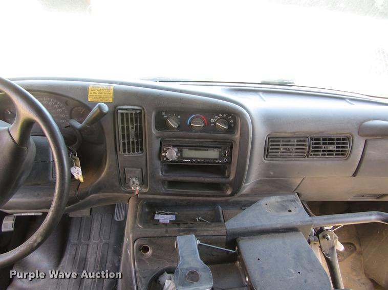 image for item DD8910 2004 Chevrolet Express G3500 school bus