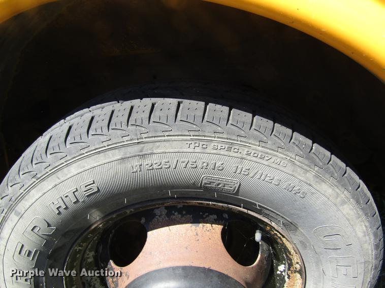 image for item DD8910 2004 Chevrolet Express G3500 school bus