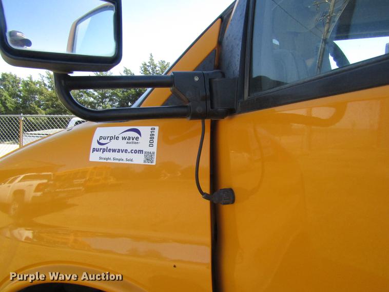 image for item DD8910 2004 Chevrolet Express G3500 school bus