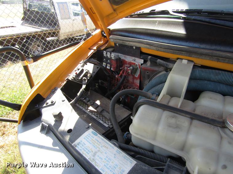 image for item DD8910 2004 Chevrolet Express G3500 school bus