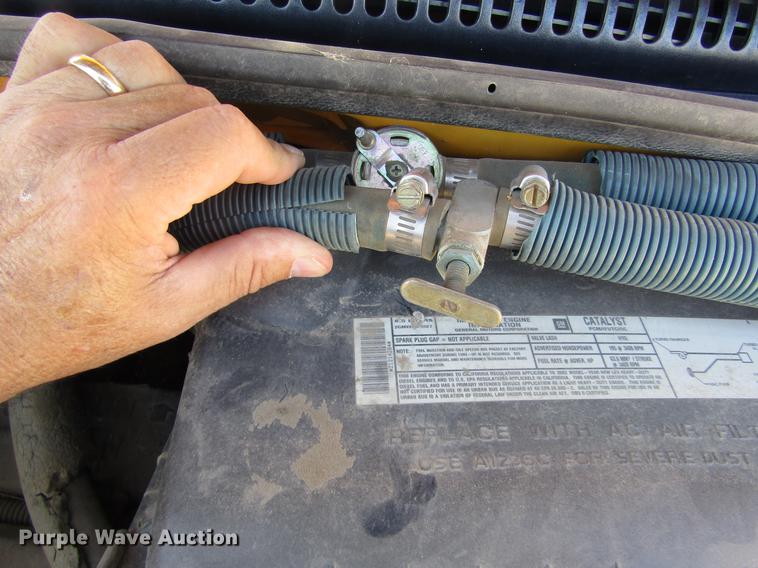 image for item DD8910 2004 Chevrolet Express G3500 school bus