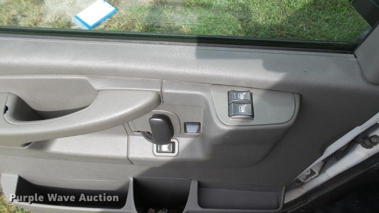 image for item DE4881 2005 Chevrolet Express 3500 Extended van