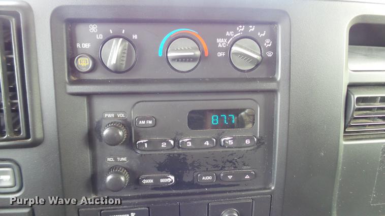 image for item DE4881 2005 Chevrolet Express 3500 Extended van