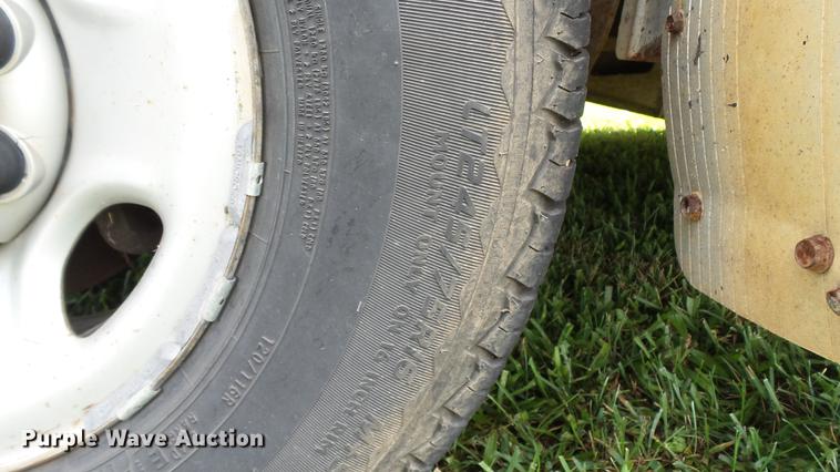 image for item DE4881 2005 Chevrolet Express 3500 Extended van