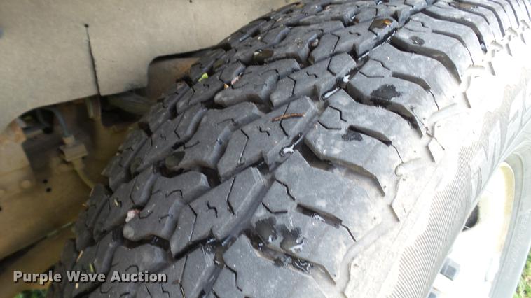 image for item DE4881 2005 Chevrolet Express 3500 Extended van