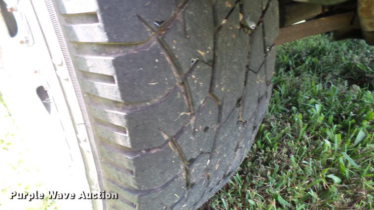 image for item DE4881 2005 Chevrolet Express 3500 Extended van