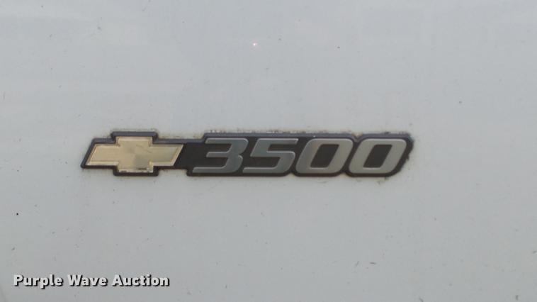 image for item DE4881 2005 Chevrolet Express 3500 Extended van