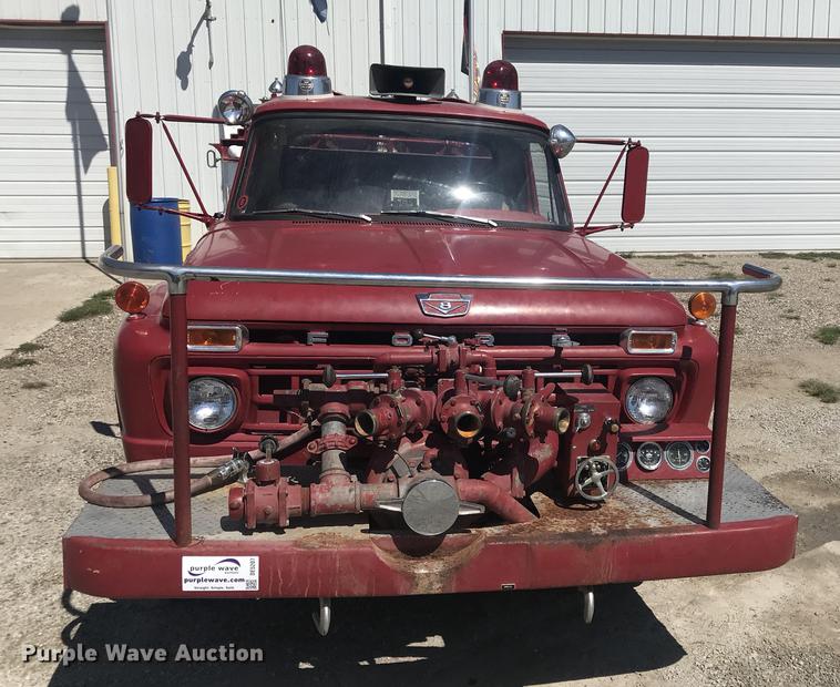 image for item DE5207 1965 Ford 700 fire truck