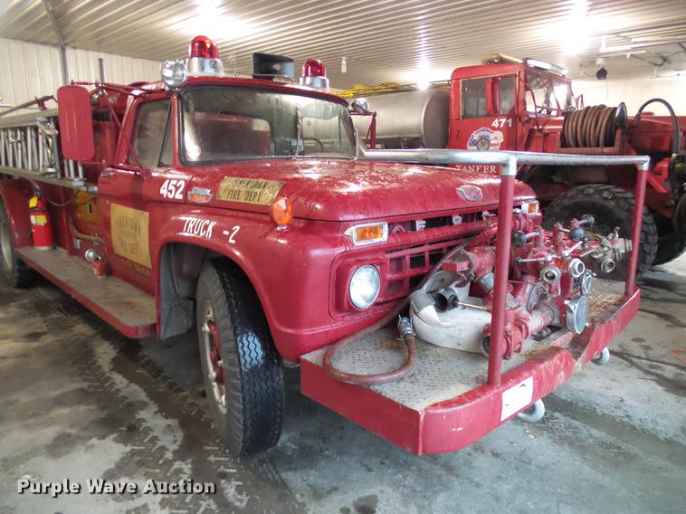 image for item DE5207 1965 Ford 700 fire truck