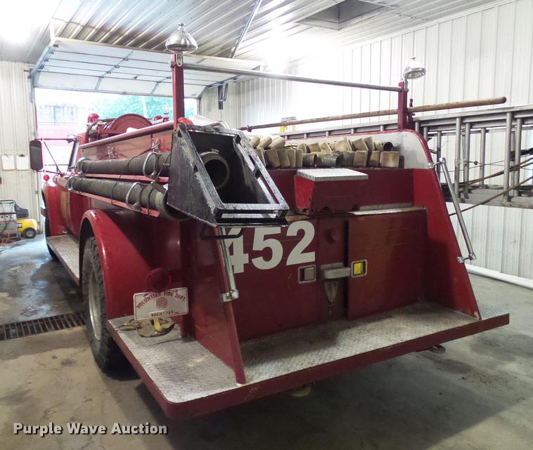 image for item DE5207 1965 Ford 700 fire truck