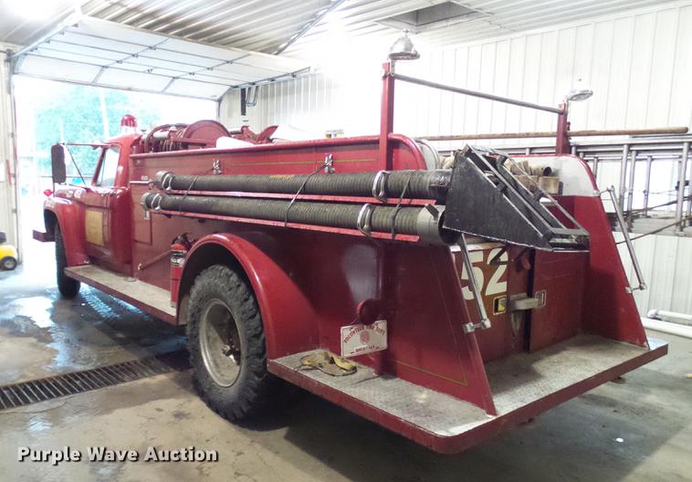 image for item DE5207 1965 Ford 700 fire truck
