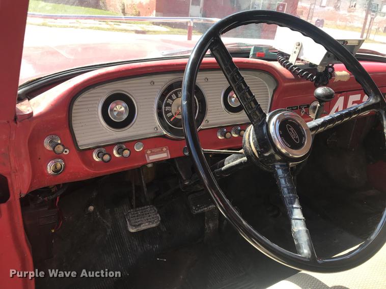 image for item DE5207 1965 Ford 700 fire truck