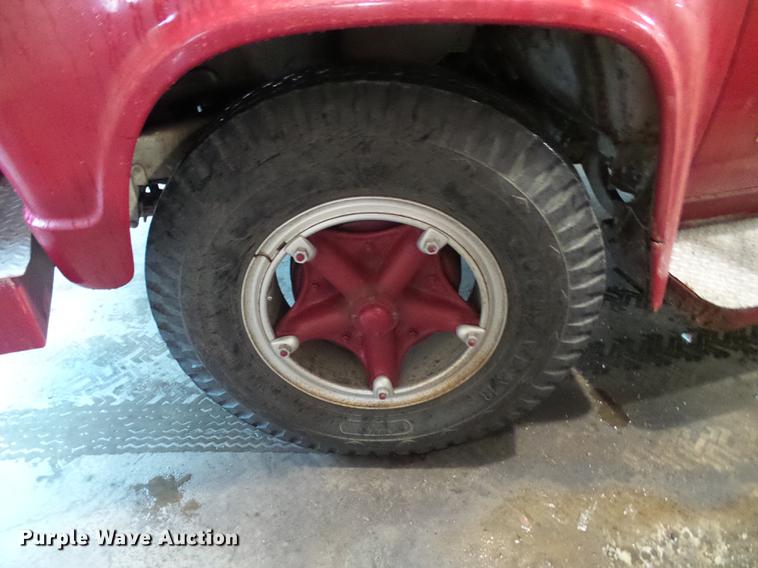 image for item DE5207 1965 Ford 700 fire truck