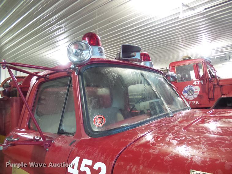 image for item DE5207 1965 Ford 700 fire truck