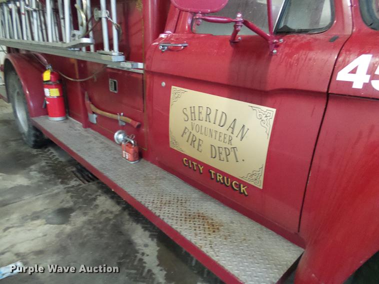 image for item DE5207 1965 Ford 700 fire truck
