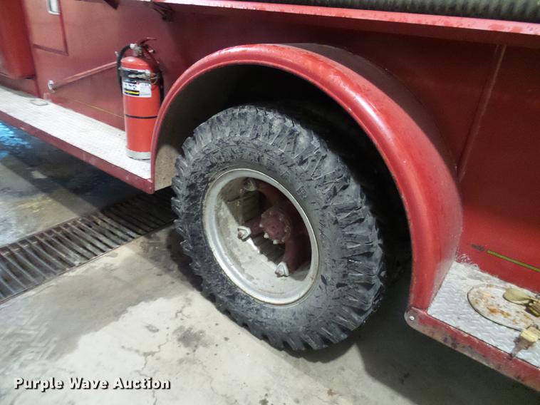 image for item DE5207 1965 Ford 700 fire truck