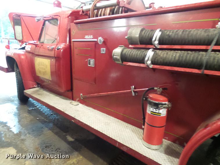 image for item DE5207 1965 Ford 700 fire truck