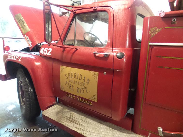 image for item DE5207 1965 Ford 700 fire truck