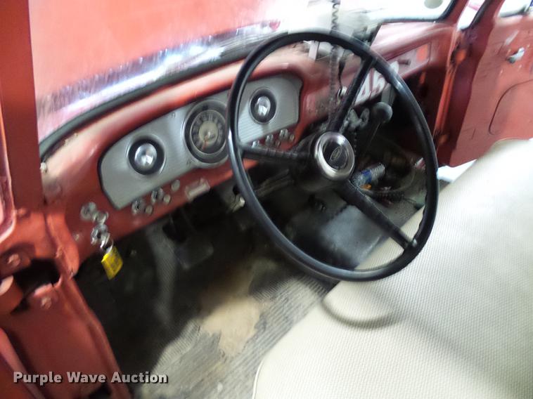 image for item DE5207 1965 Ford 700 fire truck