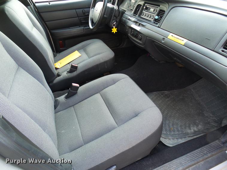 image for item DE5225 2008 Ford Crown Victoria Police Interceptor