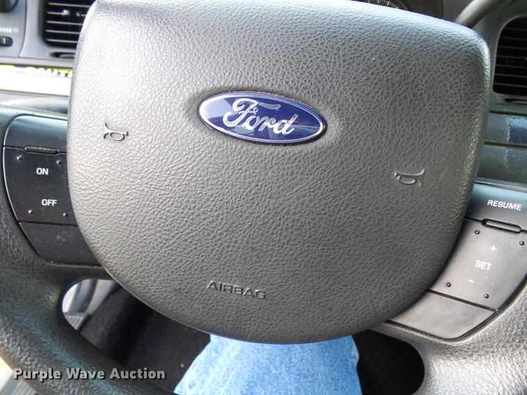 image for item DE5225 2008 Ford Crown Victoria Police Interceptor