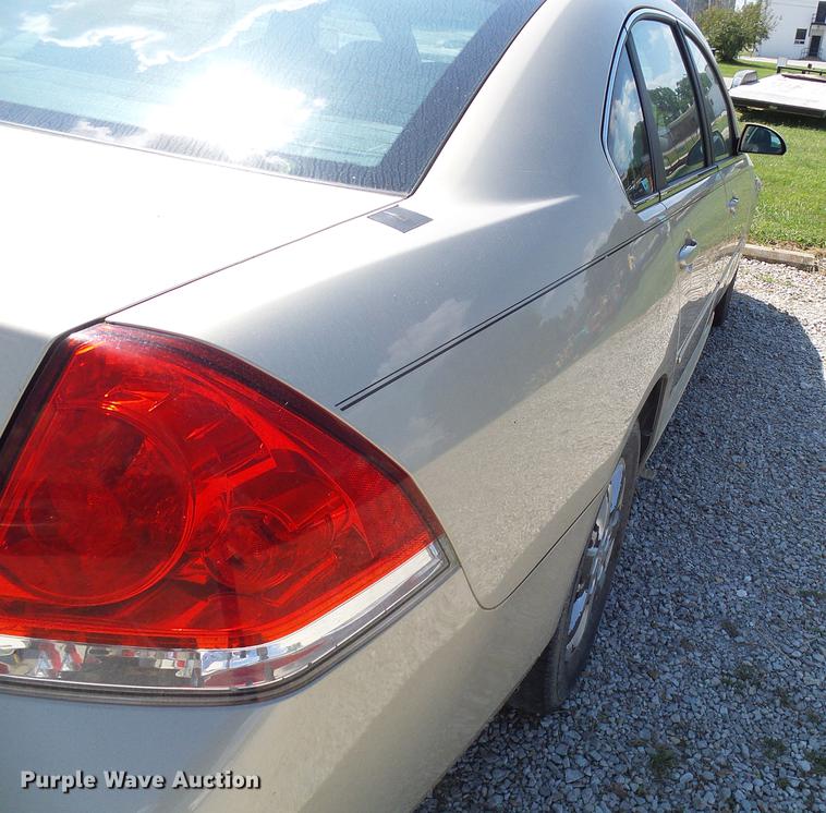 image for item DE5226 2011 Chevrolet Impala Police Cruiser