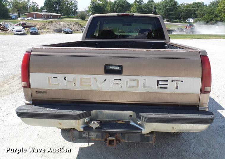 image for item DE5232 1997 Chevrolet 1500 Ext. Cab pickup truck