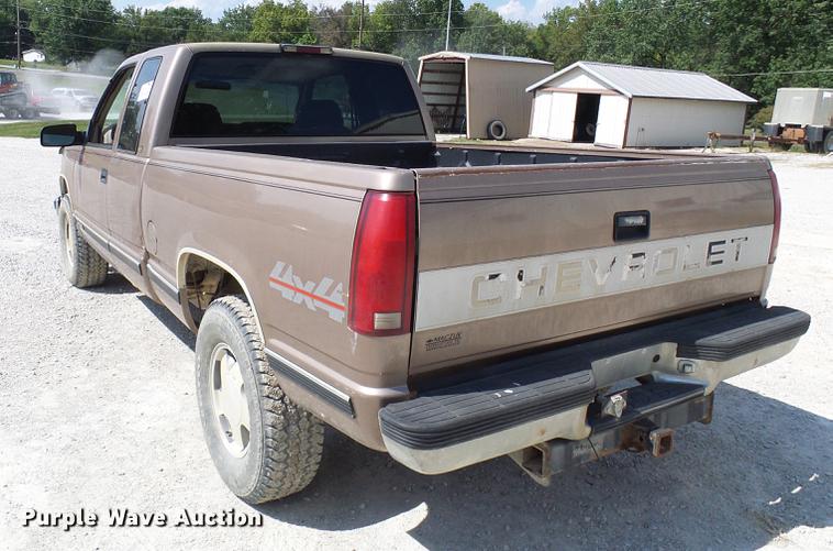 image for item DE5232 1997 Chevrolet 1500 Ext. Cab pickup truck