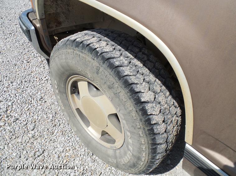 image for item DE5232 1997 Chevrolet 1500 Ext. Cab pickup truck