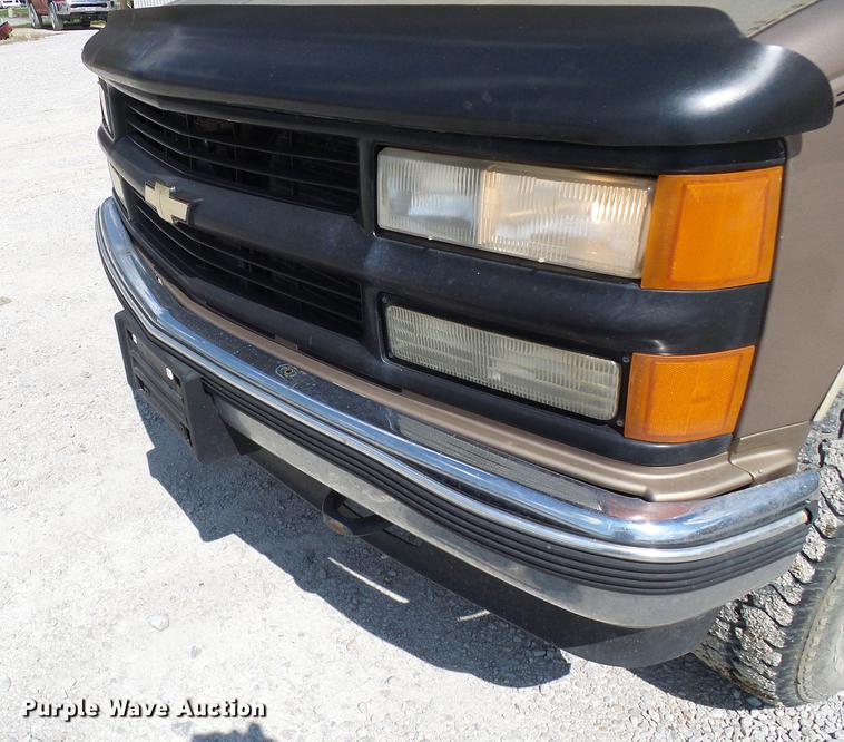 image for item DE5232 1997 Chevrolet 1500 Ext. Cab pickup truck