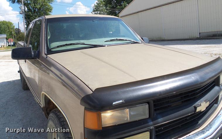 image for item DE5232 1997 Chevrolet 1500 Ext. Cab pickup truck