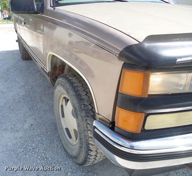 image for item DE5232 1997 Chevrolet 1500 Ext. Cab pickup truck