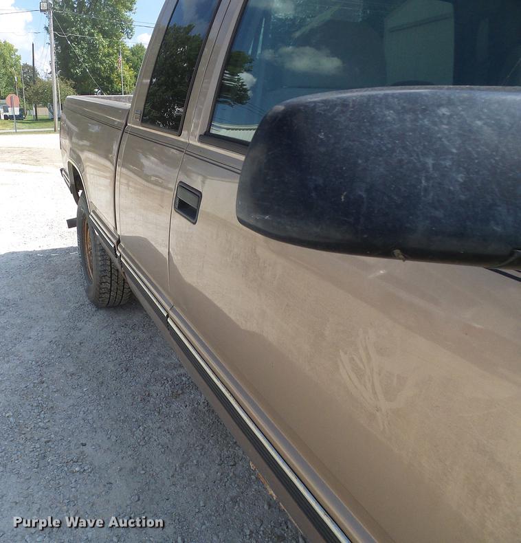 image for item DE5232 1997 Chevrolet 1500 Ext. Cab pickup truck