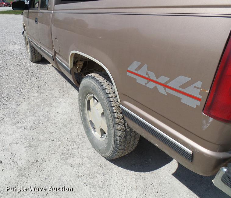 image for item DE5232 1997 Chevrolet 1500 Ext. Cab pickup truck