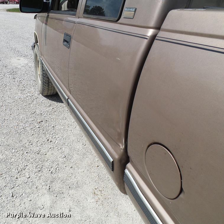 image for item DE5232 1997 Chevrolet 1500 Ext. Cab pickup truck