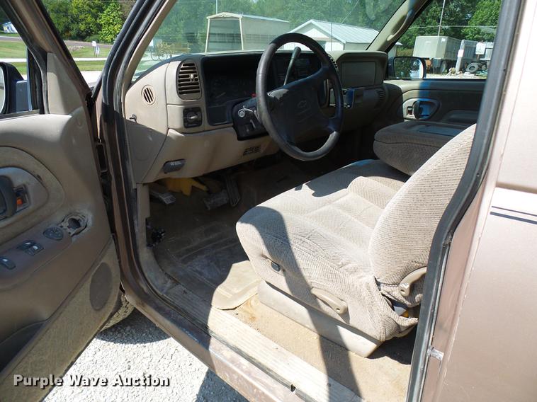 image for item DE5232 1997 Chevrolet 1500 Ext. Cab pickup truck