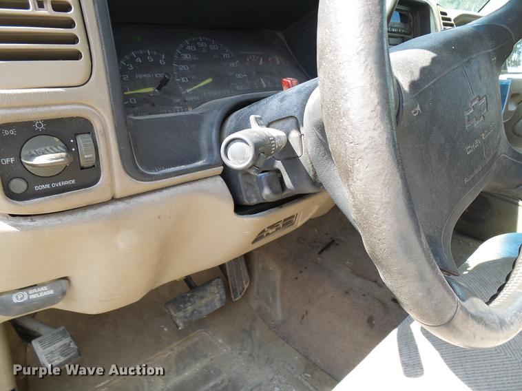 image for item DE5232 1997 Chevrolet 1500 Ext. Cab pickup truck