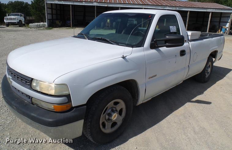 image for item DE5249 2000 Chevrolet Silverado 1500 pickup truck