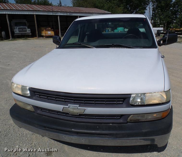 image for item DE5249 2000 Chevrolet Silverado 1500 pickup truck